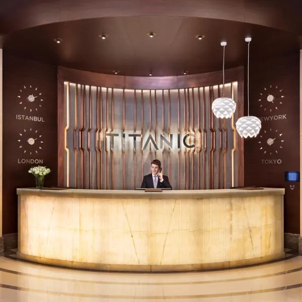 泰坦尼克卡尔塔尔商务酒店，位于Kartal的酒店
