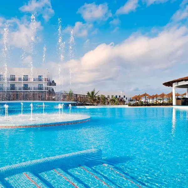 Melia Dunas Beach Resort & Spa - All Inclusive，位于Nhã Marco的酒店