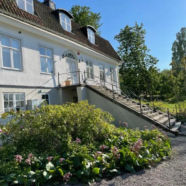 Rosenfors Herrgård B&B，位于博里霍尔姆的酒店