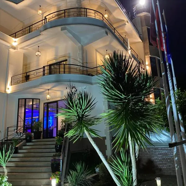 Garden Boutique Hotel，位于Cërrik的酒店