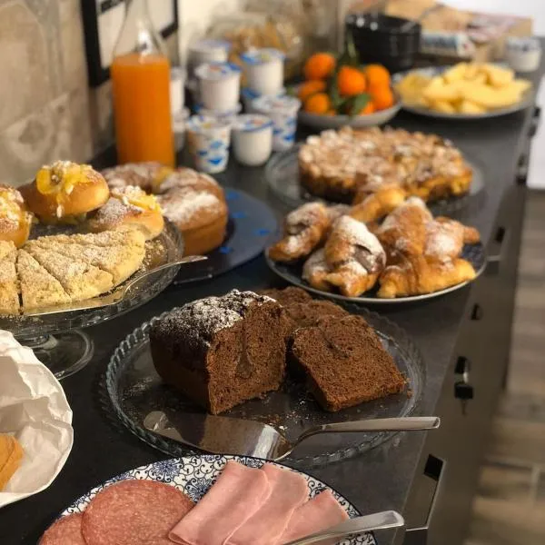 Holiday Guesthouse，位于萨莱诺的酒店