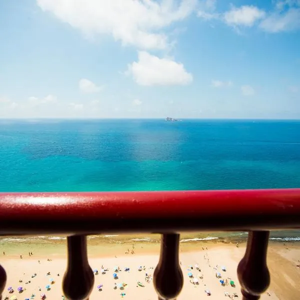 Las Damas Premium 23F Beach Front - Pool & Parking，位于贝尼多姆的酒店