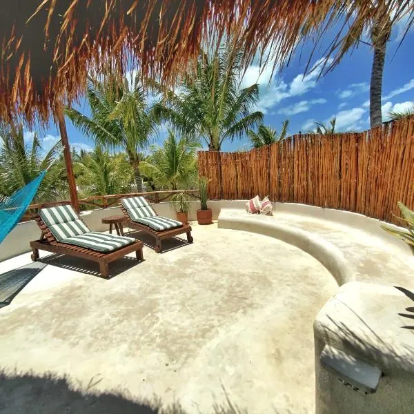 Casa Cacahuate Holbox-Casa entera con jardin-Whole house with garden，位于奥尔沃克斯岛的酒店