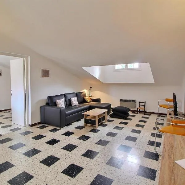 Meublé trois étoiles au premier étage d’une maison typique，位于圣西普里安的酒店