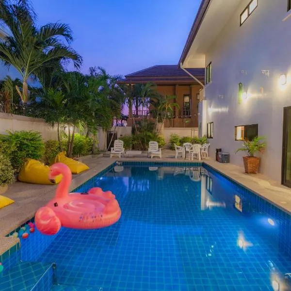 Luxury Pool Villa 4 BR 900M beach 1.5 KM downtown，位于南芭堤雅的酒店