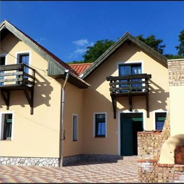 Matyó Rózsa Vendèghàz，位于Ostoros的酒店