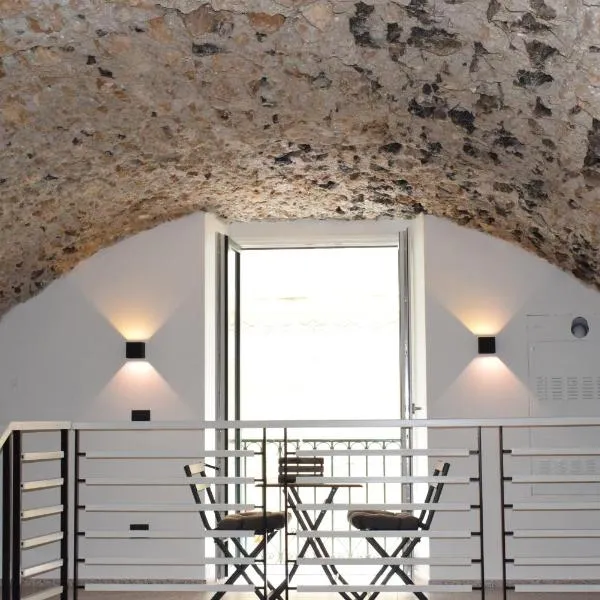 Ninfa Marina, open space fronte spiaggia，位于维耶特里的酒店