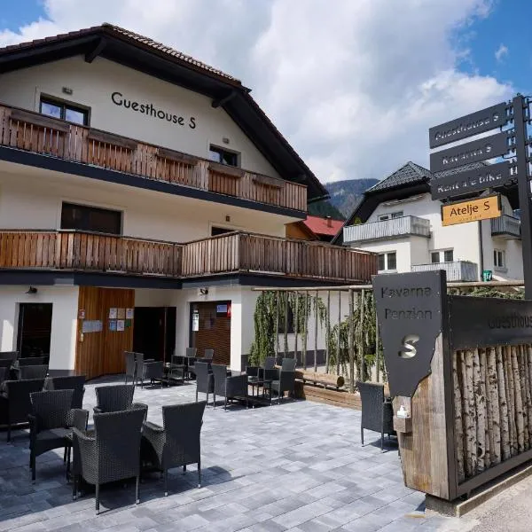 Guesthouse S，位于Črna na Koroškem的酒店