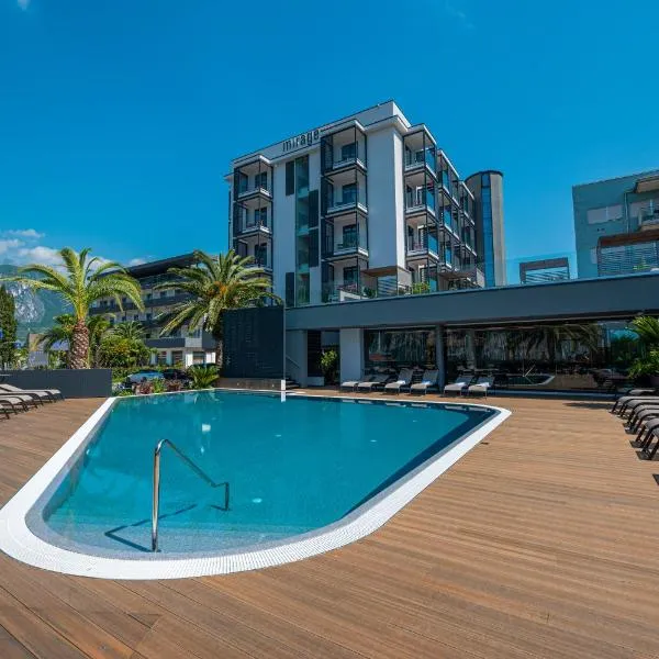 蜃景湖滨酒店，位于莫利纳迪莱德罗的酒店