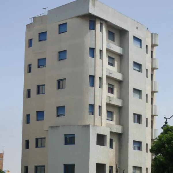 APARTAMENTOS PALACIO RIAD LARACHE，位于拉腊什的酒店