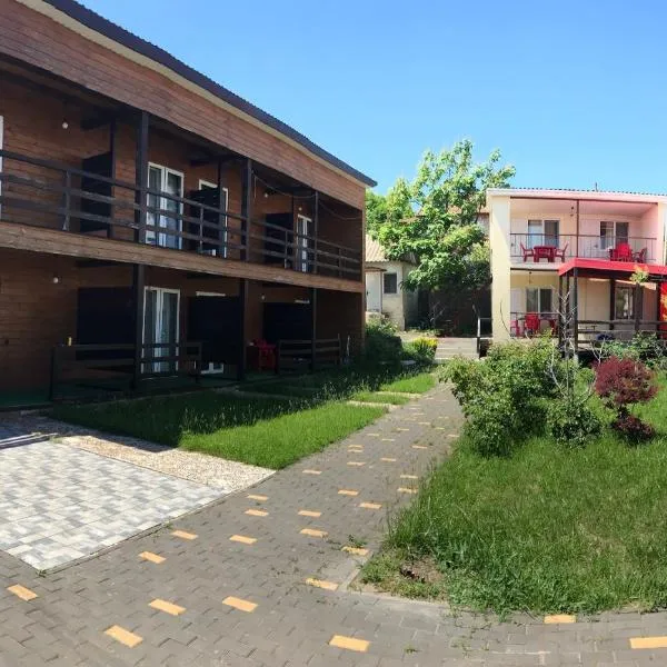 apartamienty "Pozitiv"，位于卡罗利诺-布加兹的酒店