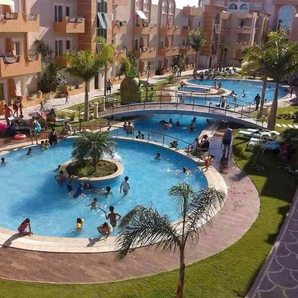 Appartement S 1 résidence les Dunes sousse avec piscine，位于Henndi el Menzel的酒店