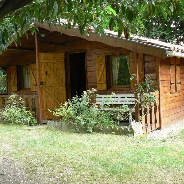 chambre insolite dans un chalet，位于圣米耶勒的酒店