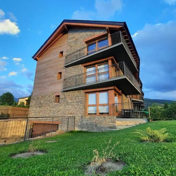 Appartement le Mouflon，位于Sainte-Léocadie的酒店
