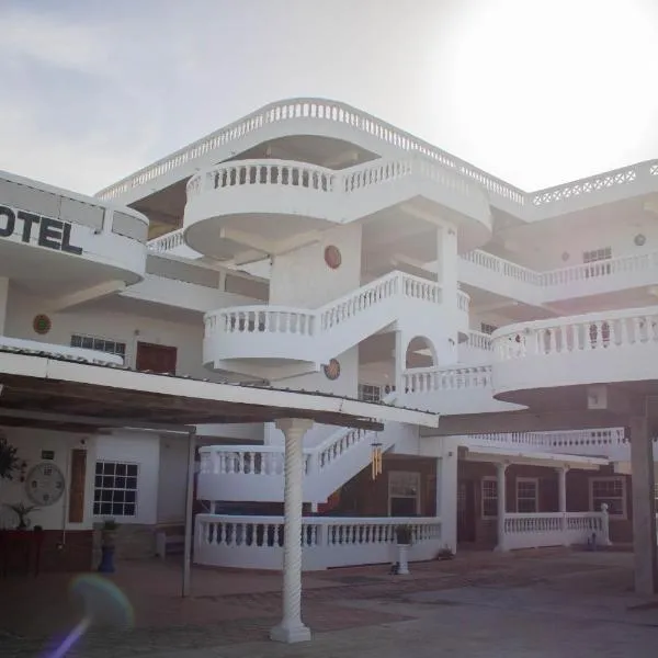 Las Palmas Hotel，位于科罗萨尔的酒店