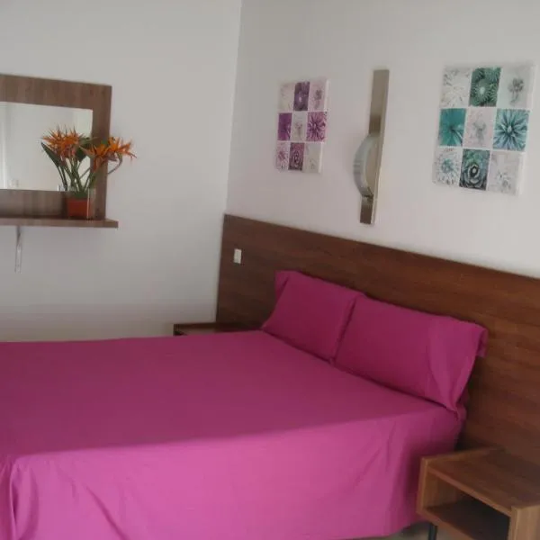 Hostal Margarita，位于皮内达德马尔的酒店