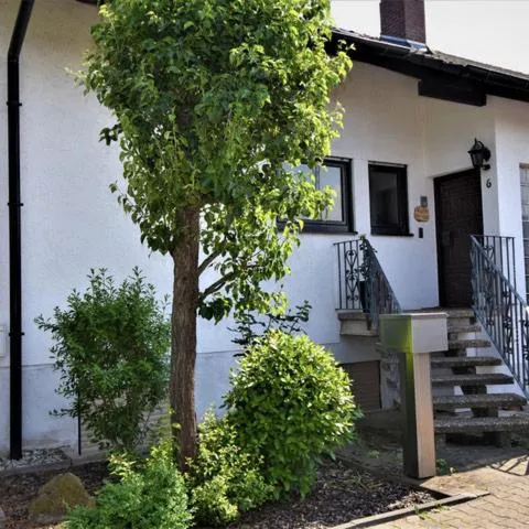 FeWo 4 - Erpolzheim，位于Erpolzheim的酒店
