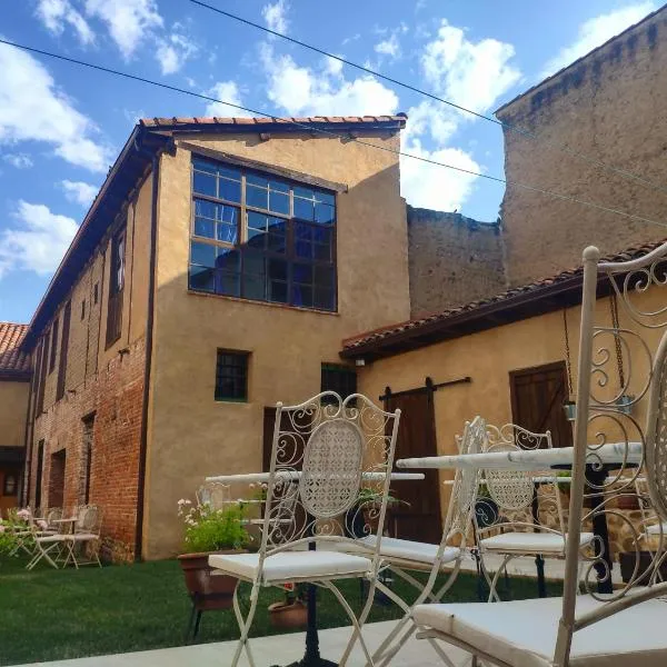 Albergue Casa de los Hidalgos - Sólo para Peregrinos，位于Veguellina de Órbigo的酒店