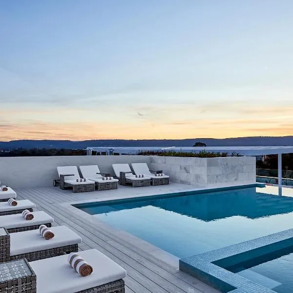 Astina Suites, Penrith，位于彭里斯的酒店