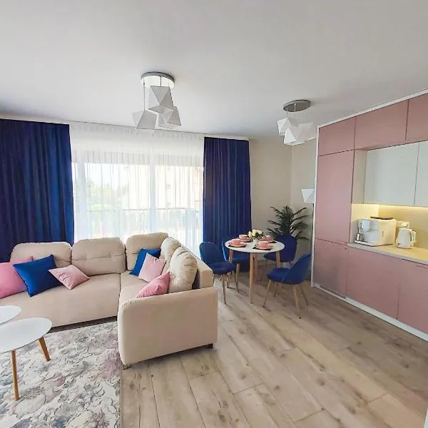 Apartament Bella Rosa z podziemnym parkingiem，位于凯尔采的酒店