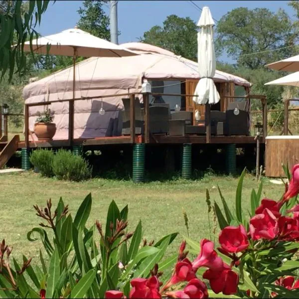 Glamping Abruzzo - The Yurt，位于Civitaquana的酒店