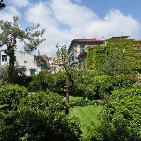 The Bellini House by House In Naples，位于那不勒斯的酒店