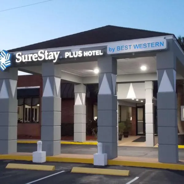 SureStay Plus Hotel by Best Western St Marys Cumberland，位于圣玛丽斯的酒店
