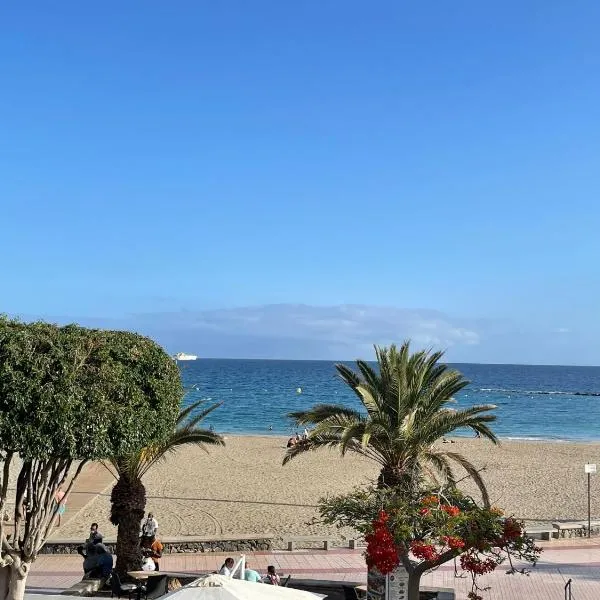 Playa de las Vistas Los Cristianos WIFI BEACH VIEW，位于阿罗纳的酒店