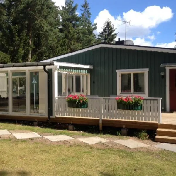 Holiday House in Oknö, Mönsterås，位于Timmernabben的酒店