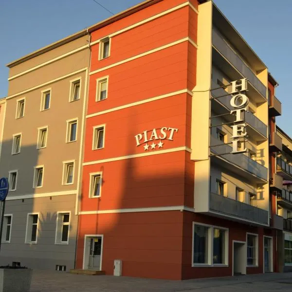 Hotel Piast，位于Ścibórz的酒店