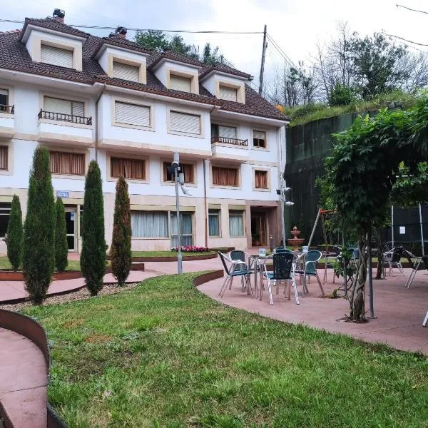 佩尼格兰德酒店，位于Santa Eulalia de Cueras的酒店