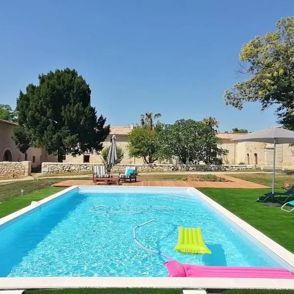 Domaine de Gaïa, Piscine, Pétanque, Ping-pong, proche Saint Emilion，位于Targon的酒店