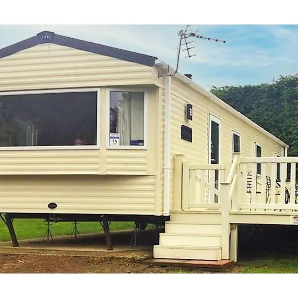 Isle of Wight Caravan，位于Porchfield的酒店