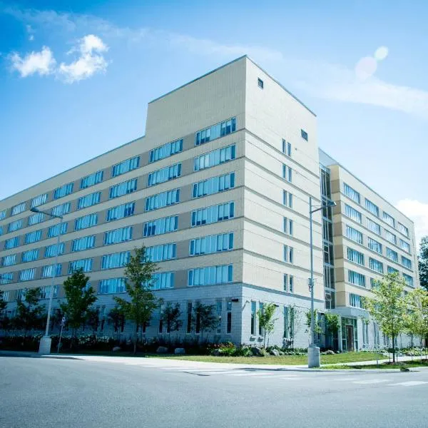 雷克海德大学公寓及会议中心酒店，位于奥里利亚的酒店