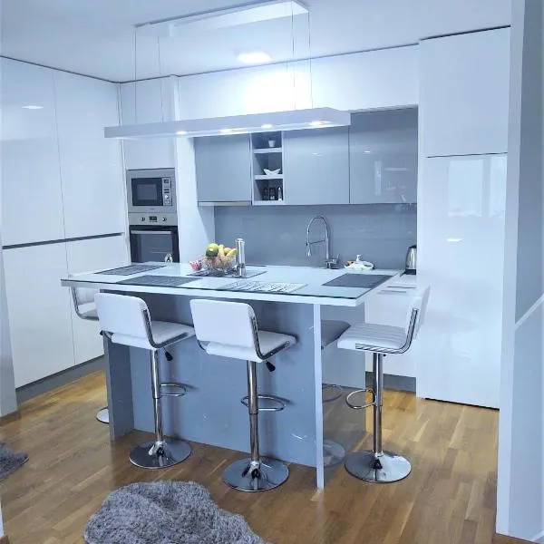 Best Location - Heart Of Tuzla，位于图兹拉的酒店