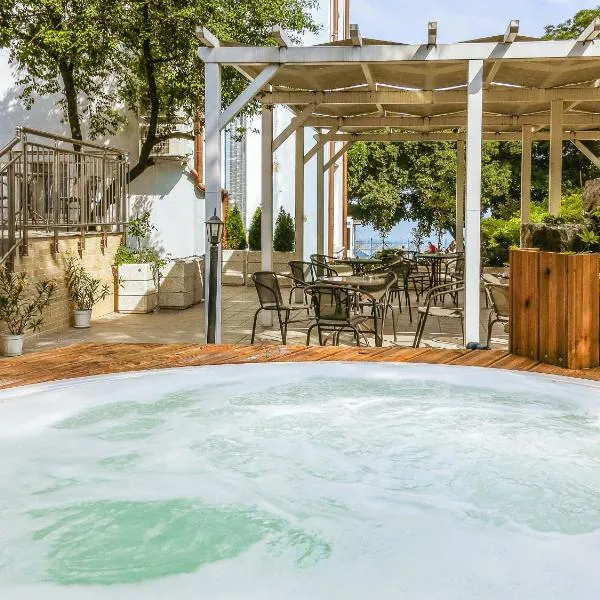 Family Hotel Belle Epoque Beach,位于瓦尔纳的酒店