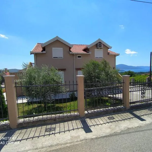 Apartman Andjela，位于Kavač的酒店