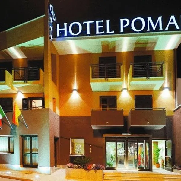 波马酒店，位于库斯托纳奇的酒店