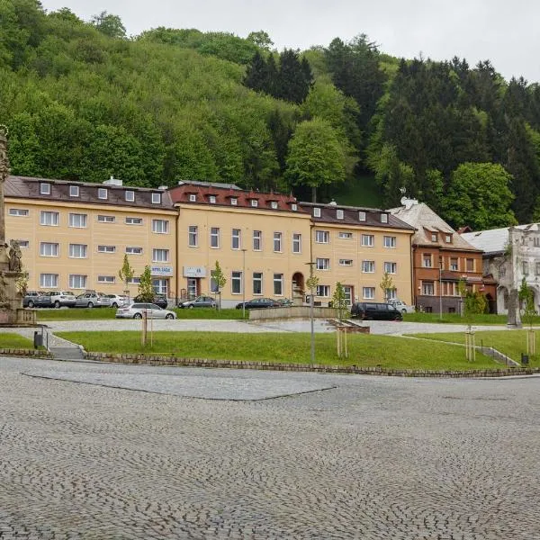 Apartment Žacléř - 3BR, Kitchen & Living Room，位于扎茨莱日的酒店