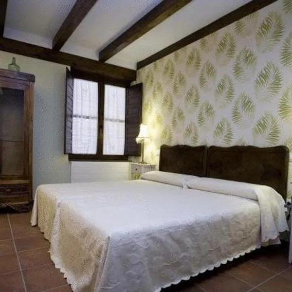 林肯德圣卡耶塔诺旅馆，位于Villarrín de Campos的酒店