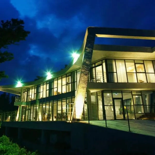 Jeju Bom Museum stay，位于西归浦市的酒店