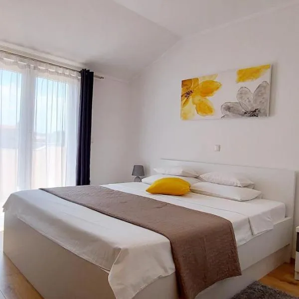 Apartments Marijana，位于拉布的酒店