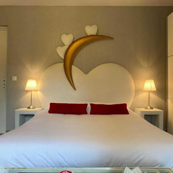 德拉帕勒庄园酒店，位于Ceyssat的酒店