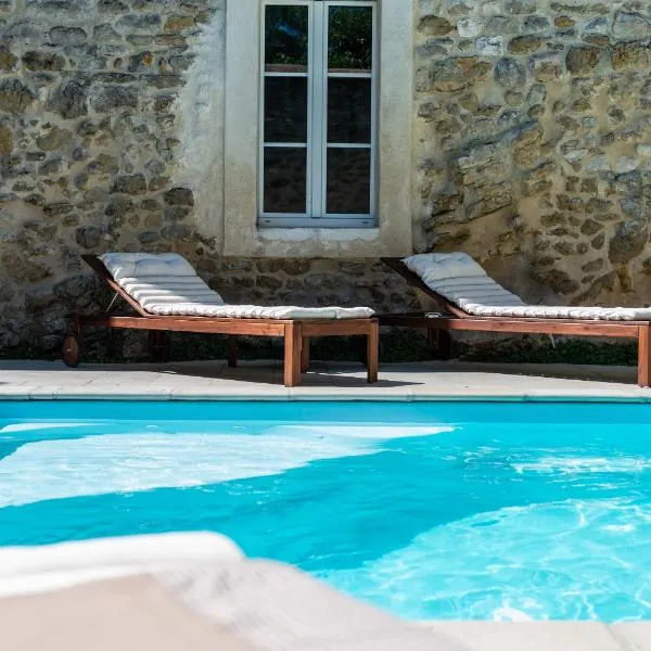 LA MAISON DE LIVIA, chambres et table d'hôtes，位于Saint-Mamert-du-Gard的酒店
