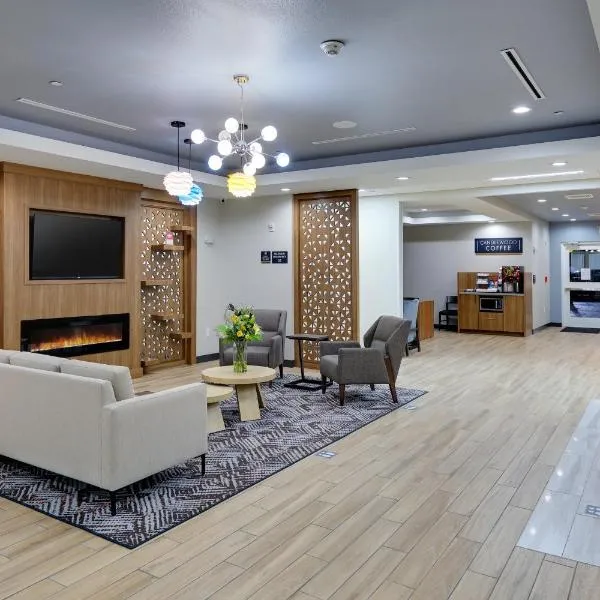 Candlewood Suites DFW West - Hurst by IHG，位于赫斯特的酒店