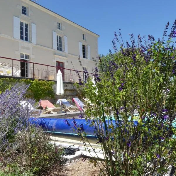 Les Jardins de Xanton，位于Nieul-sur-lʼAutise的酒店