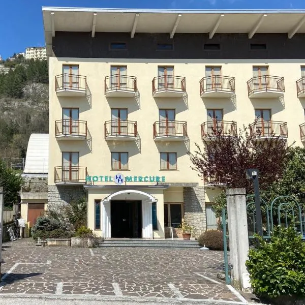 Hotel Mercure，位于Laino Borgo的酒店