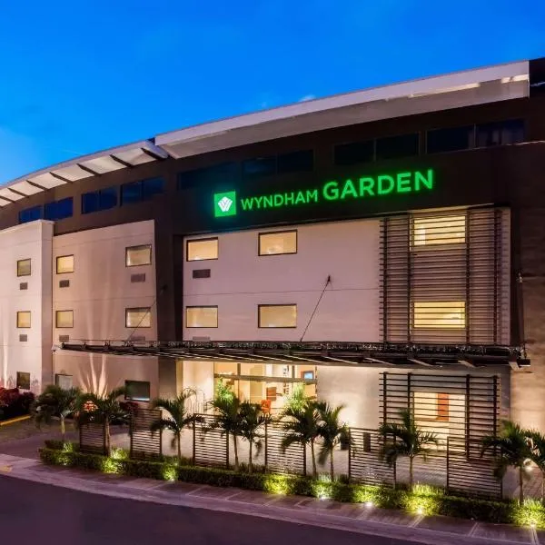 Wyndham Garden San Jose Escazu, Costa Rica，位于Piedades的酒店