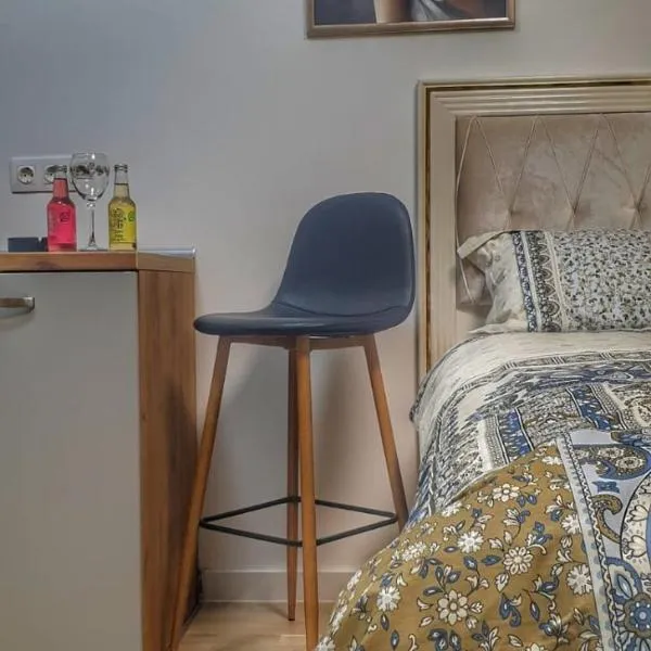 Skyline by Nights & Smiles，位于图兹拉的酒店