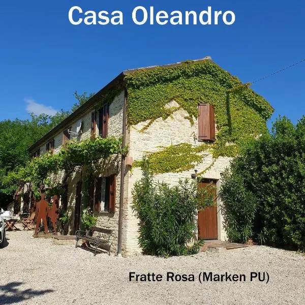 Casa Oleandro in Fratte Rosa，位于Isola di Fano的酒店